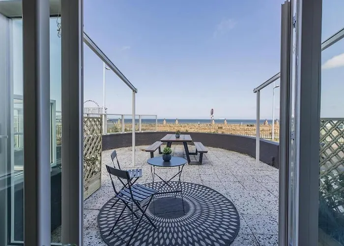 Haya Seaview - The Casino Apartment