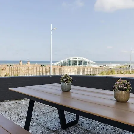 Haya Seaview - The Casino Apartmán *